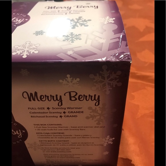 NWT Full size Scentsy Tart Warmer in a Christmas pattern. Box and bulb included. - Picture 12 of 12
